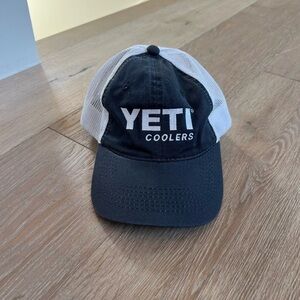 Yeti Coolers Blue and White Trucker Hat Embroidered NWOT